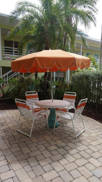 Tropic Terrace Of Treasure Island Hotel Сейнт Пийт Бийч Екстериор снимка