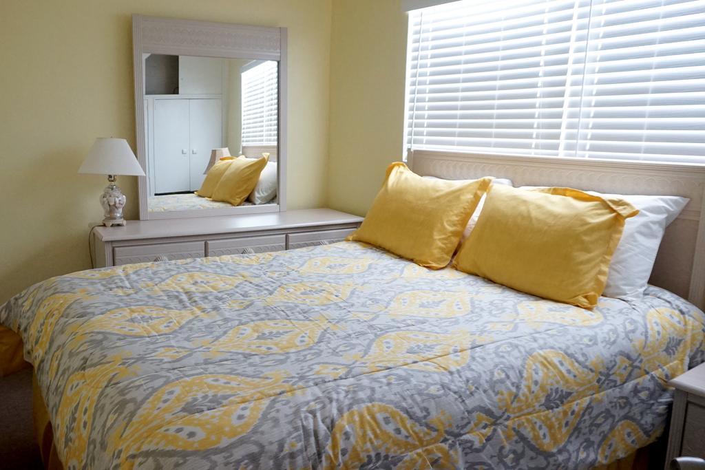 Tropic Terrace Of Treasure Island Hotel Сейнт Пийт Бийч Стая снимка