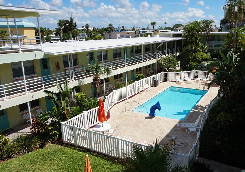 Tropic Terrace Of Treasure Island Hotel Сейнт Пийт Бийч Екстериор снимка